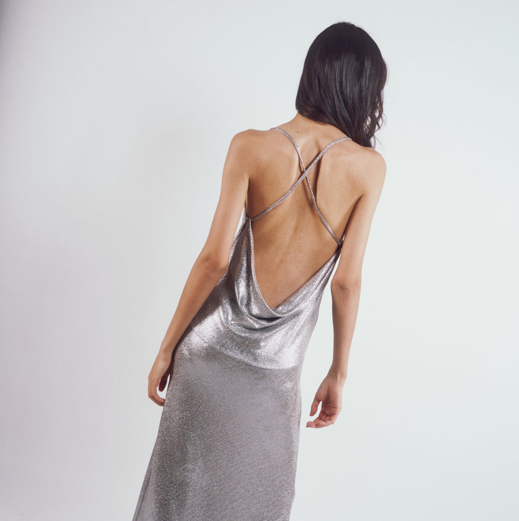 jjRobe dos-nu SARA | Parisienne et Alors 